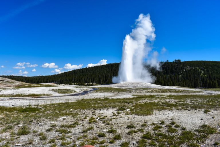 old faithful geyser eruption